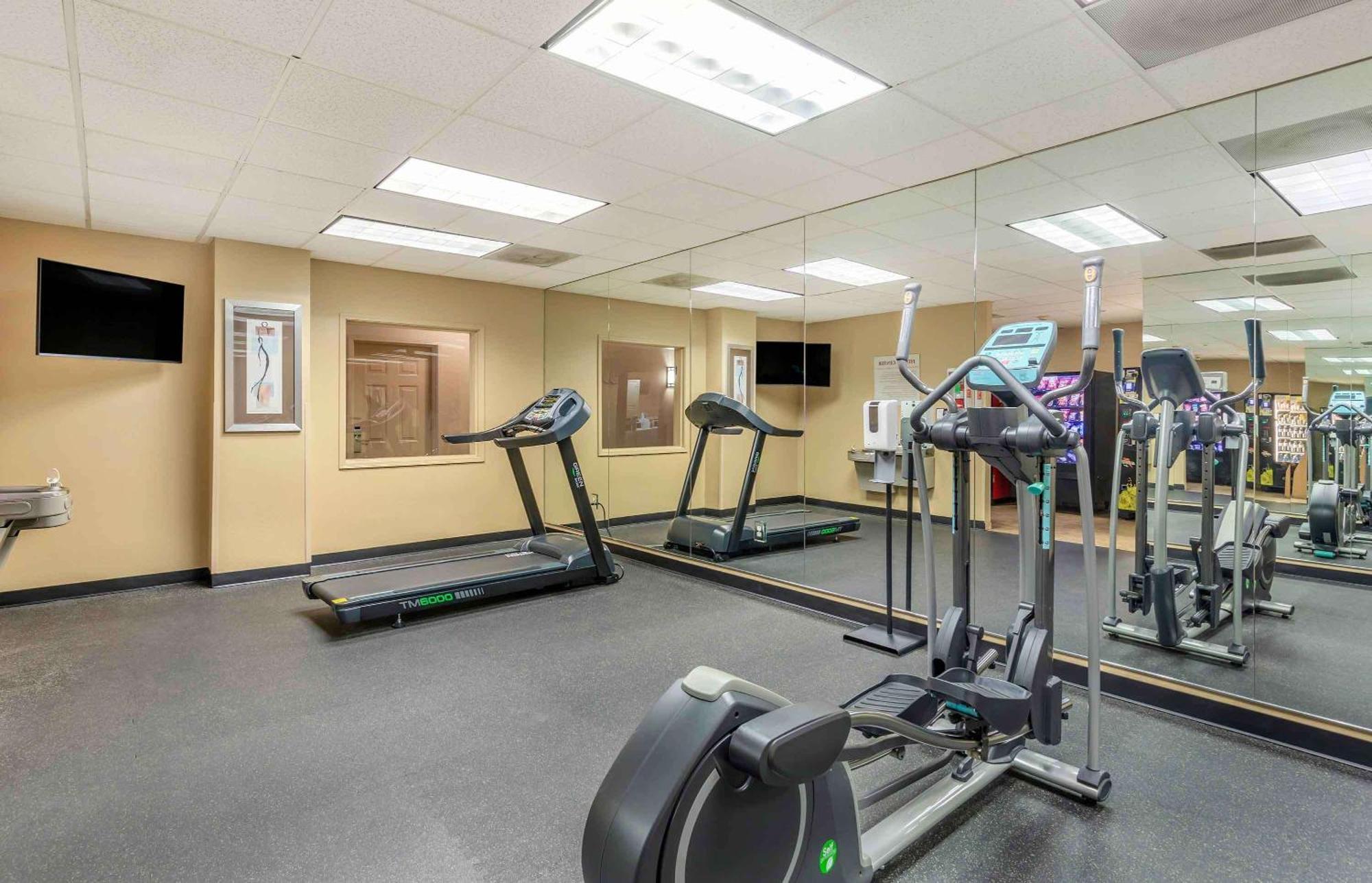 Extended Stay America Suites - Bakersfield - Chester Lane Экстерьер фото