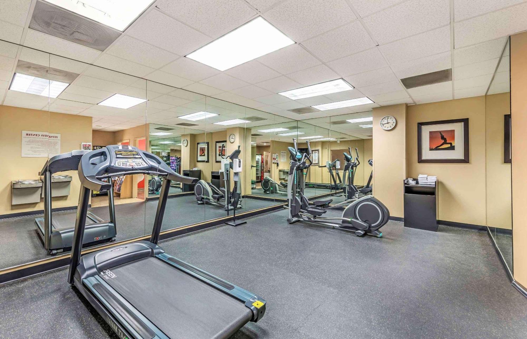 Extended Stay America Suites - Bakersfield - Chester Lane Экстерьер фото